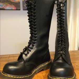 Vintage Dr. Martens 20 Eyelet Lace Up Boot